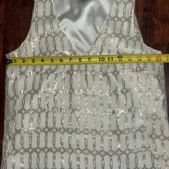 White House Black Market White Ivory Silk Sleeveless Blouse With Design XS - Picture 8 of 10